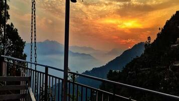 1 habitación, escritorio, wifi gratis y ropa de cama