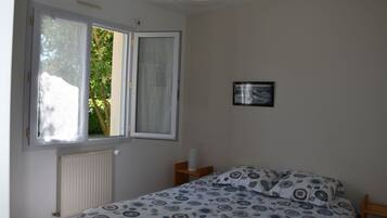 3 chambres, fer et planche à repasser, lit parapluie, Wi-Fi gratuit