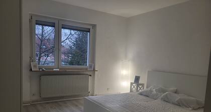 Beautiful cosy furnished apartment in Frankfurt- close to everything