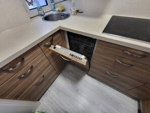 Fridge, oven, dishwasher, electric kettle - Beautiful cosy furnished apartment in Frankfurt- close to everything (Frankfurt)