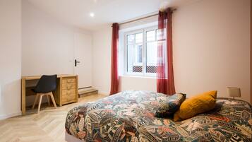 1 slaapkamer, een strijkplank/strijkijzer, gratis wifi, beddengoed