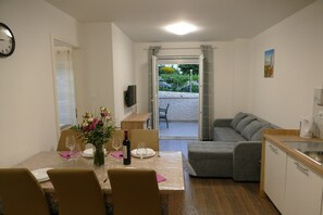 Interior - 2 min to the sandy beach, Lopar, Spa Apartment with its own sauna and jacuzzi (Lopar)