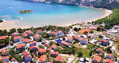2 min to the sandy beach, Lopar, Spa Apartment with its own sauna and jacuzzi