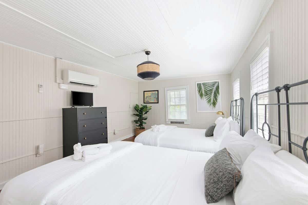 5 chambres, fer et planche à repasser, lit parapluie, Wi-Fi