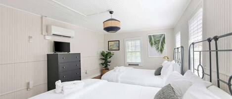 5 Schlafzimmer, Bügeleisen/Bügelbrett, Reisekinderbett, WLAN