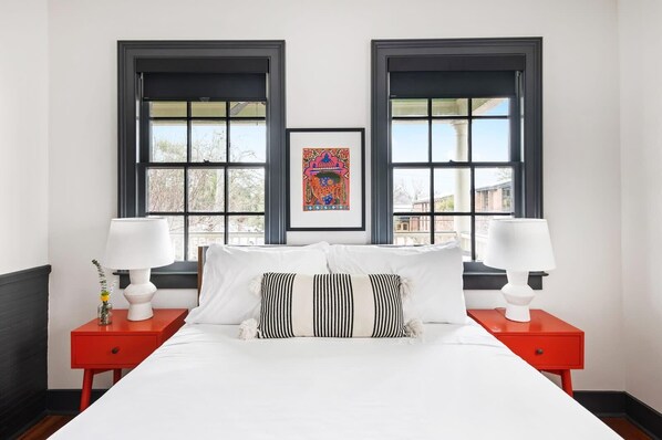 4 chambres, fer et planche à repasser, lit de bébé portatif, Wi-Fi