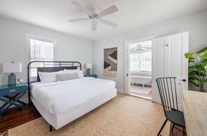 2 habitaciones, tabla de planchar con plancha, cuna de viaje y wifi 
