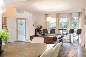 Dining - Cozy & Elegant Gem, Fenced Yard, BBQ & Games! (Omaha)