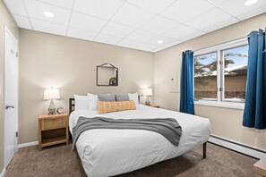 2 habitaciones, tabla de planchar con plancha, wifi y ropa de cama
