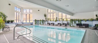 Sunrise Village East Glade B2: Ski in/ski out right from your 3 bedroom condo