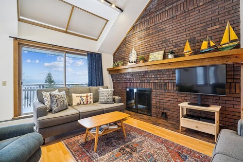 Sunrise Village East Glade B2:  Ski in/ski out right from your 3 bedroom condo