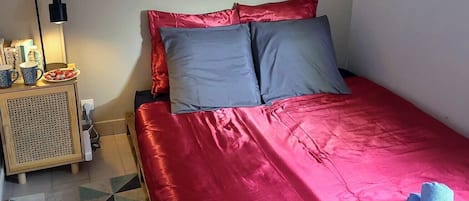 1 bedroom, free WiFi, bed sheets