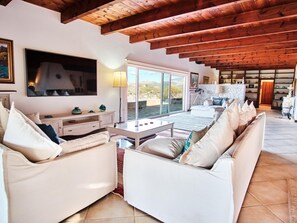 6 Schlafzimmer, Bügeleisen/Bügelbrett, Internetzugang, Bettwäsche