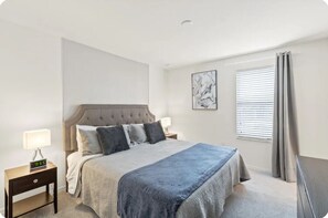 3 bedrooms, WiFi, bed sheets - Resort townhome with pool 10 minutes to Disney and 30 minutes to Universal (Kissimmee)