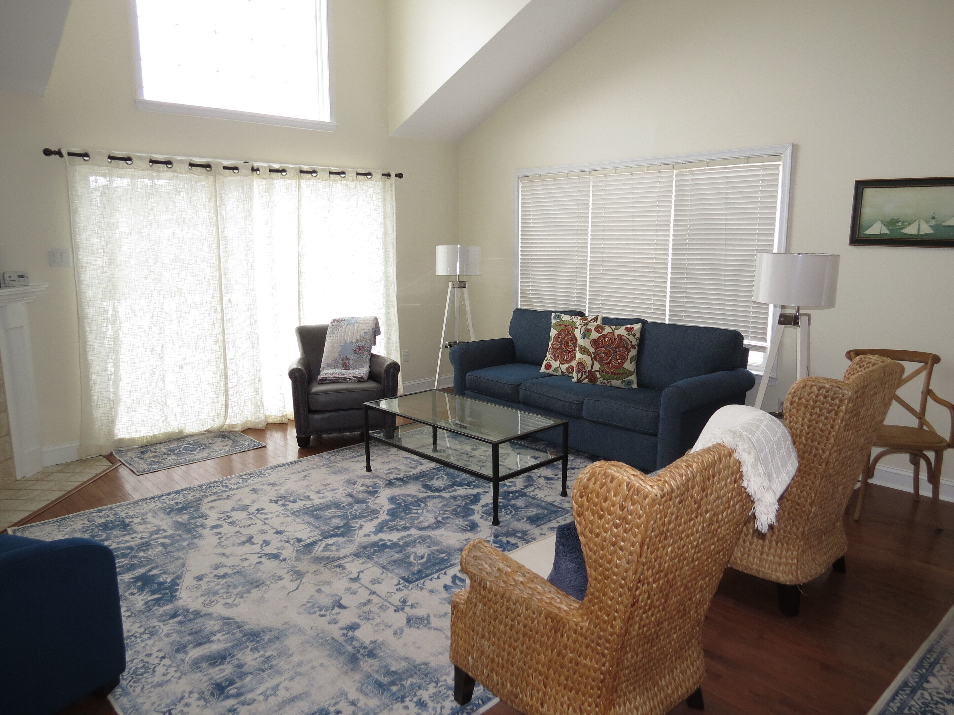 5 BR, 3 BA Townhouse located just steps from Avalon's business district!