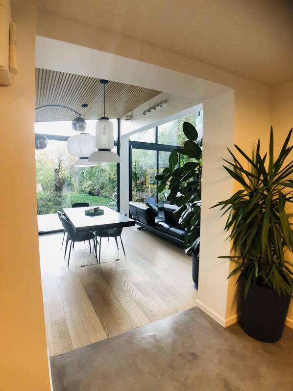 Interior - Maison Climatisée Avec Grand Jardin aux Portes de Paris (Suresnes)