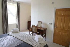 6 bedrooms, iron/ironing board, free WiFi, bed sheets