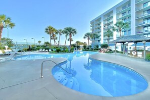 Pool - 501"B" Sunsets & Palm Trees -Booking for 2026! (Gulf Shores)