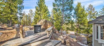 Red Rocks Retreat ~ Hot Tub, Game Room, Serenity