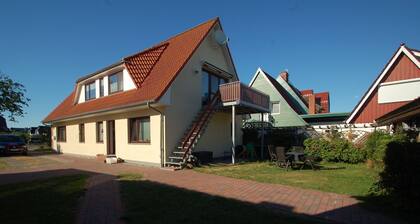 An der Wiese 1 fĂŒr 2 GĂ€ste Inkl. Bettw., Wlan, SĂŒdbalkon und Parkplatz am Haus