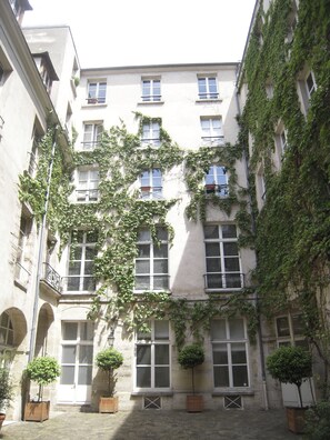 Exterior - QUIET NEST FOR LOVERS IN THE HEART OF PARIS! (Paris)