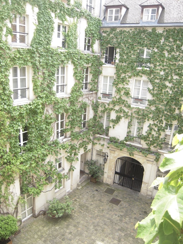 Exterior - QUIET NEST FOR LOVERS IN THE HEART OF PARIS! (Paris)
