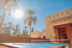 Property grounds - Is a haven on earth in the heart of the oasis around a thousand palm trees... (Dgueche)