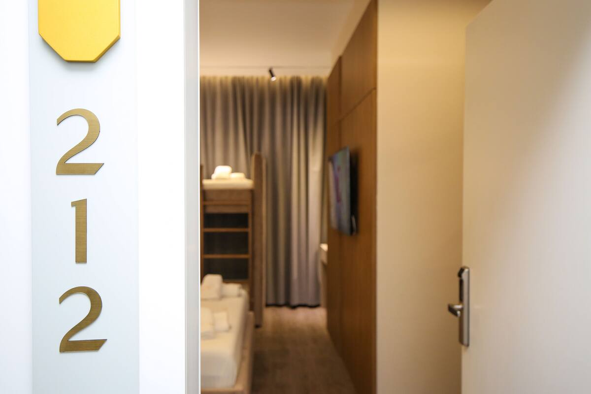Ropa de cama hipoalergénica y minibar