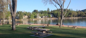 Buttercup Haven at Pine Mountain Lake