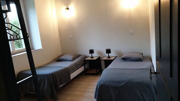 1 camera, ferro/asse da stiro, Wi-Fi gratuito, lenzuola