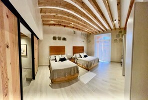 2 chambres, fer et planche à repasser, Wi-Fi gratuit, draps fournis