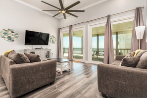 TV - Gulf Views + Beach Walkout, Porch Swing, Deck (Dauphin Island)