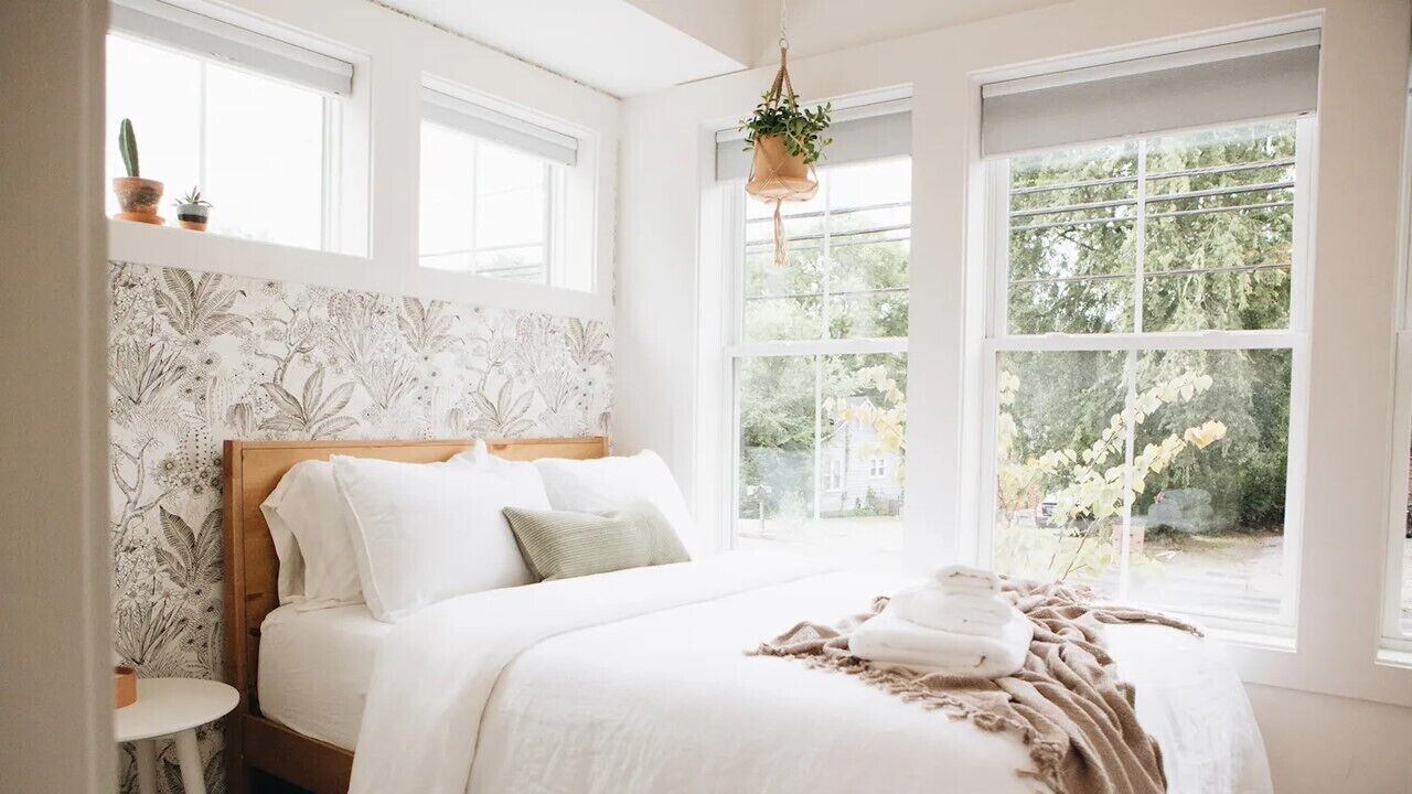 Lux Home Close to Downtown-Sleeps 10