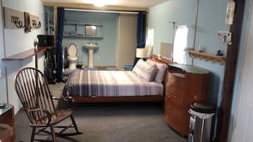 1 bedroom, bed sheets