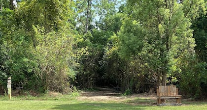 Quiet Cabin with Owa theme park, shopping, dining and the beach minutes away.