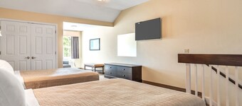 Iroquois Suite at Kelley's Island Venture Resort