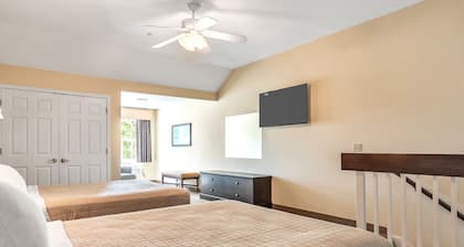 Iroquois Suite at Kelley's Island Venture Resort