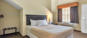 Iroquois Suite at Kelley's Island Venture Resort