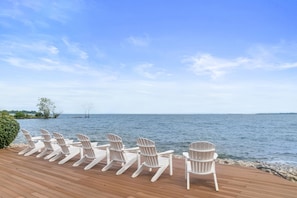 Terrace/patio - Glacier Suite at Kelley's Island Venture Resort (Kelleys Island)