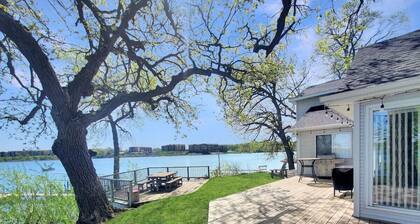 The Lakeside Lookout on East Lake`s Gingles Point