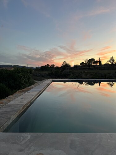 Gîte 3 Places Avec Jacuzzi et Piscine