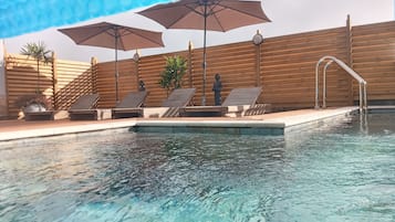 Piscine extérieure, piscine chauffée