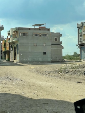 Grand Room | Courtyard view