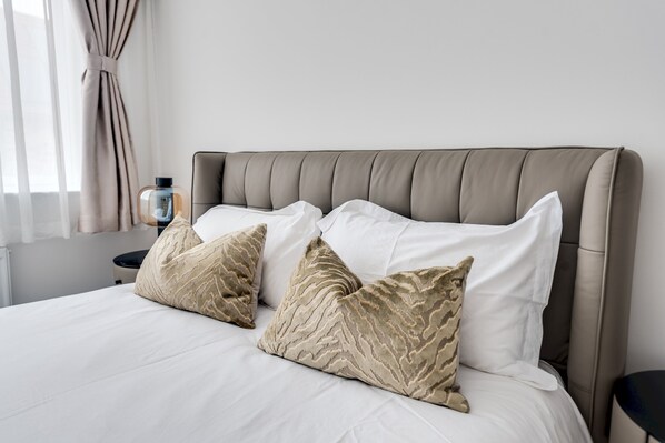 4 camere, una scrivania, ferro/asse da stiro, Wi-Fi gratuito