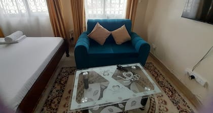 Stylish studio space w/hot shower, wifi, close proximity to the sandy beaches.