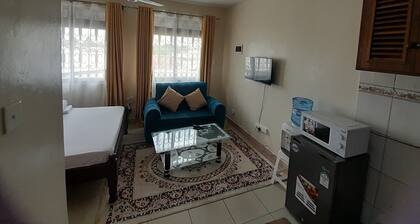 Stylish studio space w/hot shower, wifi, close proximity to the sandy beaches.