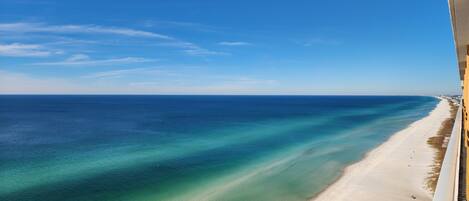 ビーチ、サンラウンジャー