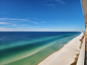 On the beach, sun-loungers - Splash Resort 1403E 🏖 Beachfront Luxury & Free Chairs ✨️ Mega Vacations PCB (Panama City Beach)
