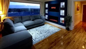 Interior - Cozy semi detached cottage 5 mins drive from Doolin. Cliffs of Moher views! (Doolin)