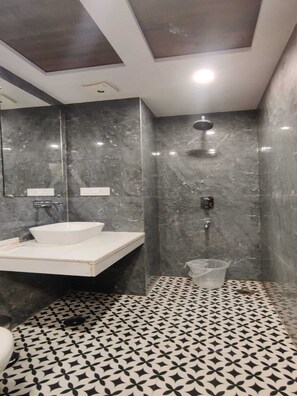 Classic Room | Bathroom | Slippers - PK BOUTIQUE HOTEL (Noida)